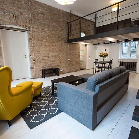 Stylish Studio Apartment In The Heart Of Рига Екстериор снимка