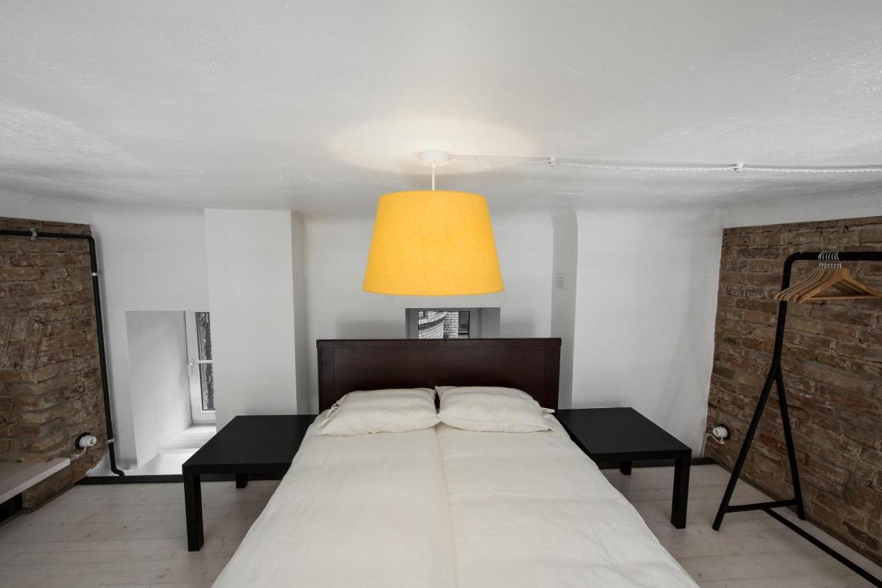 Stylish Studio Apartment In The Heart Of Рига Екстериор снимка