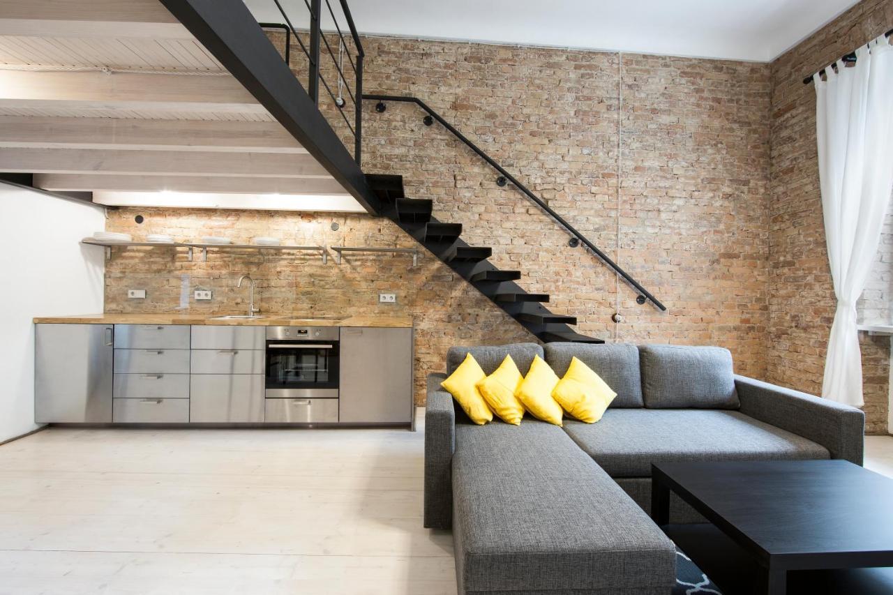 Stylish Studio Apartment In The Heart Of Рига Екстериор снимка