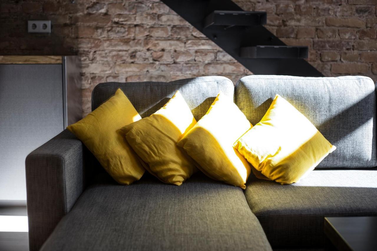 Stylish Studio Apartment In The Heart Of Рига Екстериор снимка