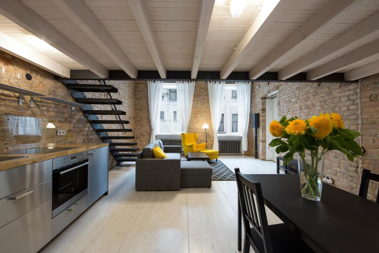 Stylish Studio Apartment In The Heart Of Рига Екстериор снимка
