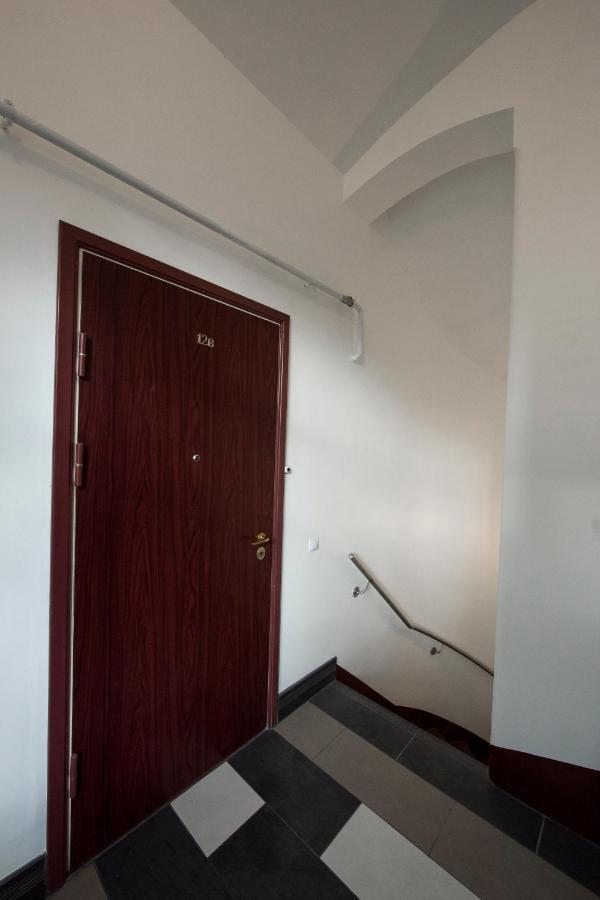 Stylish Studio Apartment In The Heart Of Рига Екстериор снимка